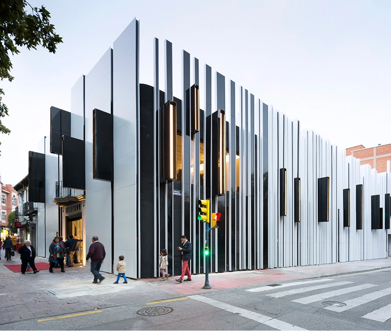Inside Modern Architecture Balancing Aesthetic Portable house